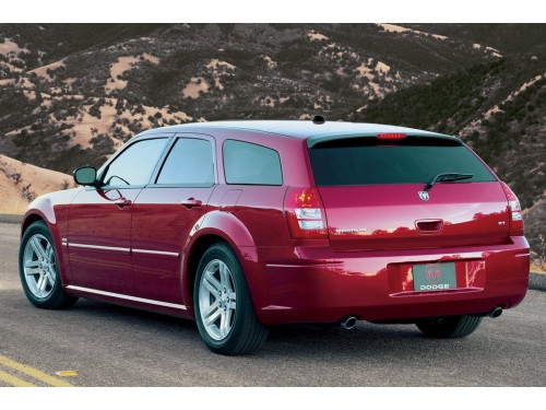 Характеристики автомобиля Dodge Magnum 5.7 AT AWD R/T Performance Package (02.2004 - 03.2008): фото, вместимость, скорость, двигатель, топливо, масса, отзывы