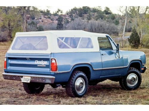 Характеристики автомобиля Dodge Ramcharger 3.7 AT 4WD Ramcharger (08.1974 - 07.1975): фото, вместимость, скорость, двигатель, топливо, масса, отзывы