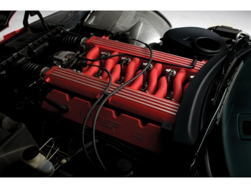 Характеристики автомобиля Dodge Viper 8.0 MT RT/10 Roadster (01.1992 - 05.1993): фото, вместимость, скорость, двигатель, топливо, масса, отзывы
