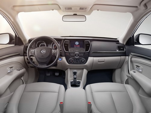 Характеристики автомобиля Dongfeng Aeolus A60 1.5L MT Luxury (10.2015 - 04.2020): фото, вместимость, скорость, двигатель, топливо, масса, отзывы