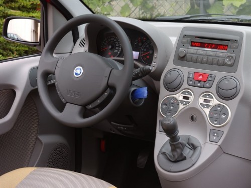 Характеристики автомобиля Fiat Panda 1.1 MT (10.2003 - 04.2006): фото, вместимость, скорость, двигатель, топливо, масса, отзывы
