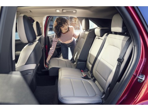 Характеристики автомобиля Ford Escape 1.5 AT AWD S (09.2019 - н.в.): фото, вместимость, скорость, двигатель, топливо, масса, отзывы