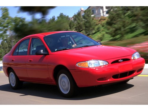 Характеристики автомобиля Ford Escort 2.0 MT SE (03.1996 - 07.1999): фото, вместимость, скорость, двигатель, топливо, масса, отзывы