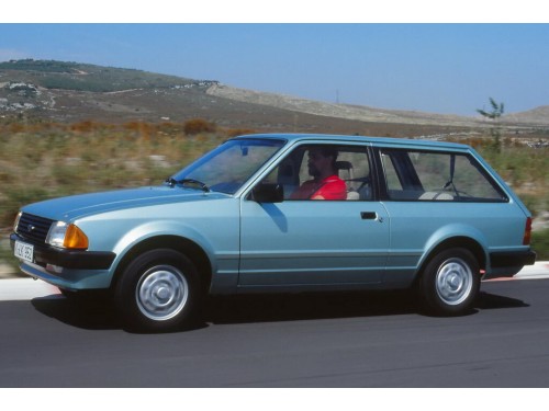 Характеристики автомобиля Ford Escort 1.1 MT Escort Turnier Custom (08.1980 - 07.1983): фото, вместимость, скорость, двигатель, топливо, масса, отзывы