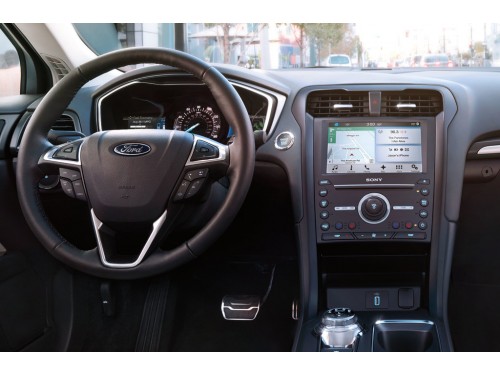 Характеристики автомобиля Ford Fusion 2.0 CVT Hybrid Platinum (01.2016 - 12.2017): фото, вместимость, скорость, двигатель, топливо, масса, отзывы