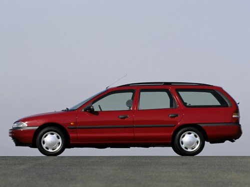 Характеристики автомобиля Ford Mondeo 1.8 АT Ghia (07.1994 - 08.1996): фото, вместимость, скорость, двигатель, топливо, масса, отзывы