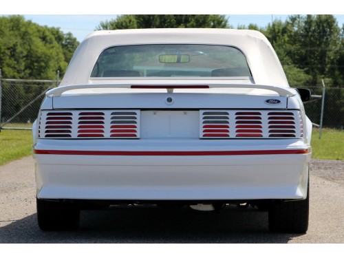 Характеристики автомобиля Ford Mustang 2.3 MT Mustang LX Convertible (08.1989 - 07.1990): фото, вместимость, скорость, двигатель, топливо, масса, отзывы