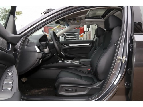 Характеристики автомобиля Honda Accord 1.5T CVT 260Turbo Luxury (07.2019 - 09.2021): фото, вместимость, скорость, двигатель, топливо, масса, отзывы