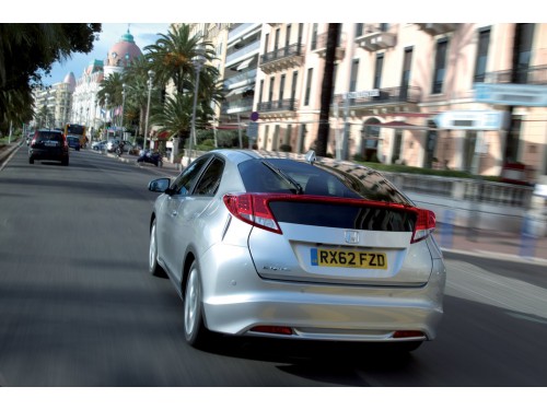 Характеристики автомобиля Honda Civic 1.6d MT Lifestyle (01.2013 - 01.2015): фото, вместимость, скорость, двигатель, топливо, масса, отзывы