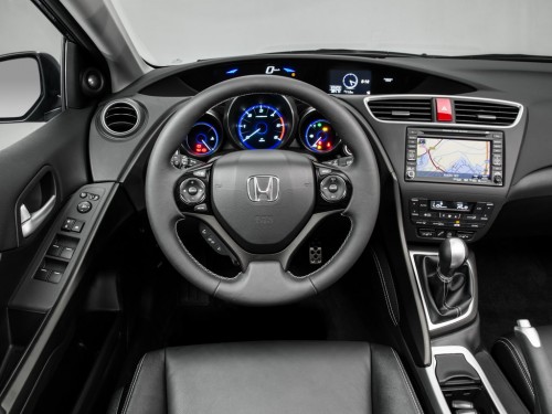 Характеристики автомобиля Honda Civic 1.8 AT Executive (01.2014 - 01.2015): фото, вместимость, скорость, двигатель, топливо, масса, отзывы