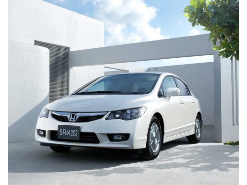 Характеристики автомобиля Honda Civic 1.8 G (09.2009 - 11.2009): фото, вместимость, скорость, двигатель, топливо, масса, отзывы