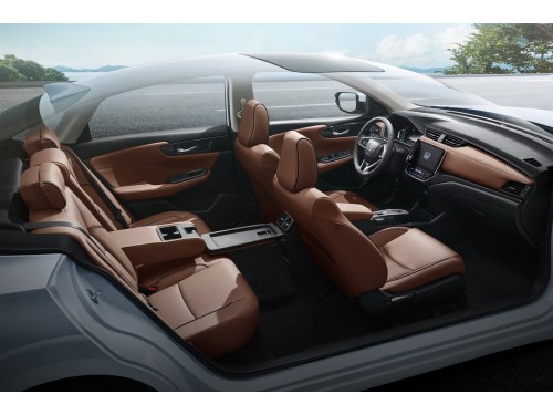 Характеристики автомобиля Honda Crider 1.0T CVT Luxury (05.2023 - н.в.): фото, вместимость, скорость, двигатель, топливо, масса, отзывы