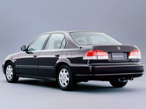 Характеристики автомобиля Honda Domani 1.5 15E (01.1999 - 09.2000): фото, вместимость, скорость, двигатель, топливо, масса, отзывы