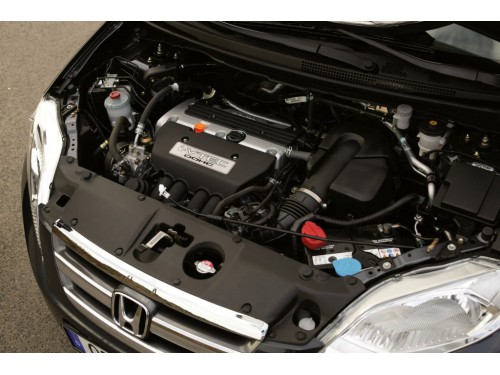 Характеристики автомобиля Honda FR-V 1.7 MT Base (01.2005 - 12.2006): фото, вместимость, скорость, двигатель, топливо, масса, отзывы