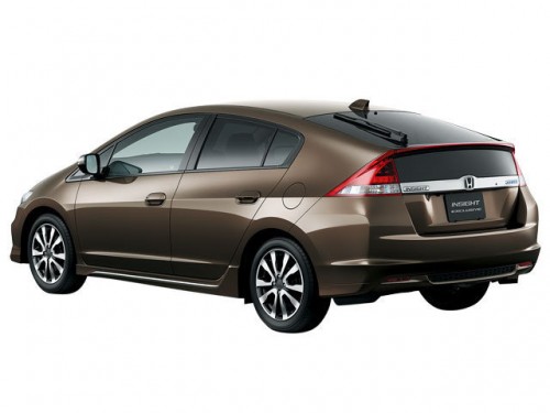 Характеристики автомобиля Honda Insight 1.5 Exclusive XG (05.2013 - 03.2014): фото, вместимость, скорость, двигатель, топливо, масса, отзывы