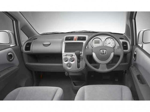 Характеристики автомобиля Honda Life 660 C (09.2003 - 12.2003): фото, вместимость, скорость, двигатель, топливо, масса, отзывы