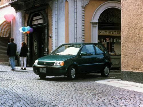 Характеристики автомобиля Honda Logo 1.3 G (10.1996 - 10.1998): фото, вместимость, скорость, двигатель, топливо, масса, отзывы