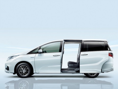 Характеристики автомобиля Honda Odyssey 2.4 Absolute Honda Sensing (8 seater) (11.2019 - 10.2020): фото, вместимость, скорость, двигатель, топливо, масса, отзывы