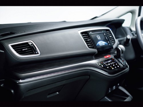 Характеристики автомобиля Honda Odyssey 2.0 Hybrid Absolute EX Honda Sensing (7 seater) (11.2019 - 10.2020): фото, вместимость, скорость, двигатель, топливо, масса, отзывы