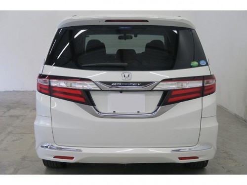 Характеристики автомобиля Honda Odyssey 2.0 Hybrid Absolute Honda Sensing (8 seater) (02.2016 - 10.2017): фото, вместимость, скорость, двигатель, топливо, масса, отзывы
