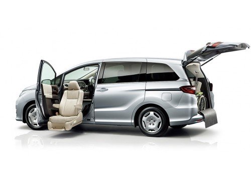 Характеристики автомобиля Honda Odyssey 2.0 Hybrid Absolute Honda Sensing Advanced Package (8 seater) (02.2016 - 10.2017): фото, вместимость, скорость, двигатель, топливо, масса, отзывы