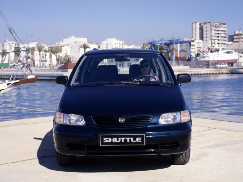 Характеристики автомобиля Honda Shuttle 2.2 AT LS (03.1995 - 08.1998): фото, вместимость, скорость, двигатель, топливо, масса, отзывы