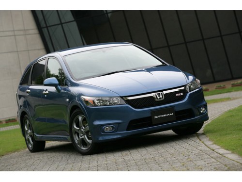 Характеристики автомобиля Honda Stream 1.8 X (08.2007 - 05.2009): фото, вместимость, скорость, двигатель, топливо, масса, отзывы