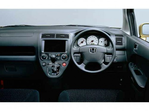 Характеристики автомобиля Honda Stream 1.7 L aero stage (05.2003 - 08.2003): фото, вместимость, скорость, двигатель, топливо, масса, отзывы
