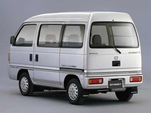Характеристики автомобиля Honda Street 550 L (05.1988 - 02.1990): фото, вместимость, скорость, двигатель, топливо, масса, отзывы