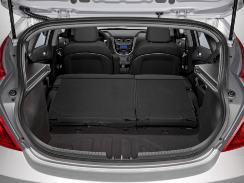 Характеристики автомобиля Hyundai Accent 1.4 VVT CVT 2WD Modern Special (10.2015 - 05.2017): фото, вместимость, скорость, двигатель, топливо, масса, отзывы