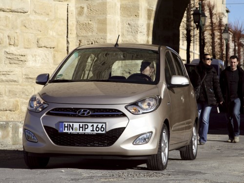Характеристики автомобиля Hyundai i10 1.1 MT UEFA EURO 2012 Edition (03.2012 - 10.2013): фото, вместимость, скорость, двигатель, топливо, масса, отзывы