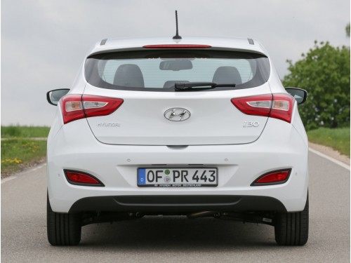 Характеристики автомобиля Hyundai i30 1.6 GDI AMT Premium (04.2015 - 01.2017): фото, вместимость, скорость, двигатель, топливо, масса, отзывы