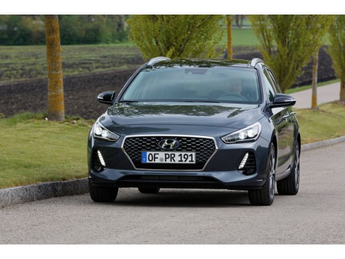 Характеристики автомобиля Hyundai i30 1.4 T-GDI AMT Trend (03.2017 - н.в.): фото, вместимость, скорость, двигатель, топливо, масса, отзывы