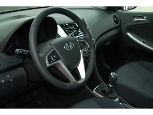 Характеристики автомобиля Hyundai Solaris 1.4 AT Classic (05.2011 - 05.2014): фото, вместимость, скорость, двигатель, топливо, масса, отзывы