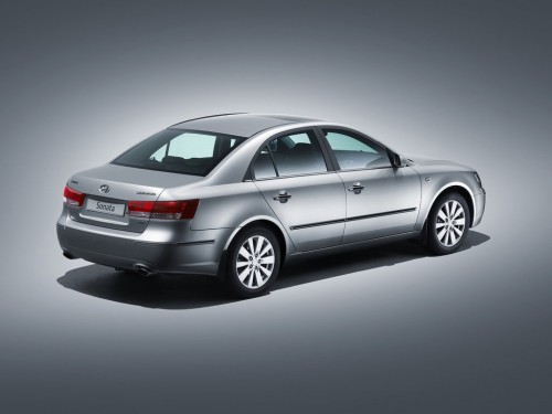 Характеристики автомобиля Hyundai Sonata 2.0 AT Premier Black Premium (11.2007 - 08.2009): фото, вместимость, скорость, двигатель, топливо, масса, отзывы