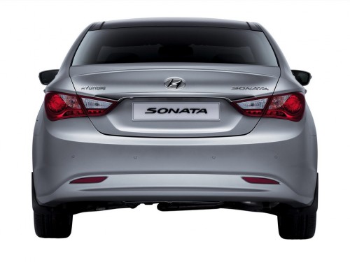 Характеристики автомобиля Hyundai Sonata 2.0 AT Premier (09.2011 - 06.2012): фото, вместимость, скорость, двигатель, топливо, масса, отзывы