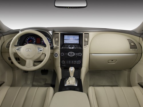 Характеристики автомобиля Infiniti FX37 3.7 AT AWD Elegance + NAVI (03.2008 - 03.2012): фото, вместимость, скорость, двигатель, топливо, масса, отзывы
