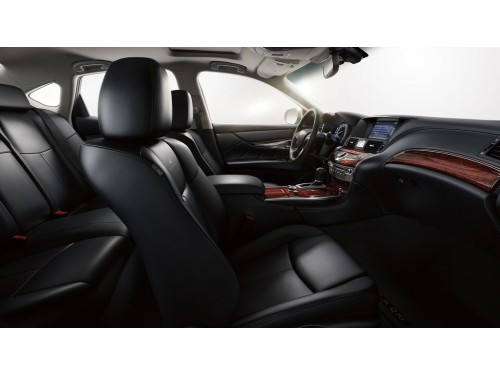Характеристики автомобиля Infiniti Q70 3.7 AT AWD Hi-tech (05.2014 - 06.2015): фото, вместимость, скорость, двигатель, топливо, масса, отзывы