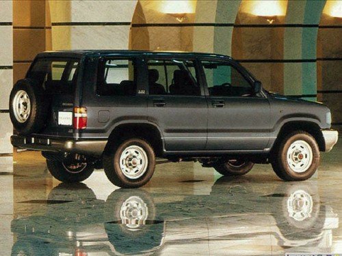 Характеристики автомобиля Isuzu Bighorn 3.1DT Handling by Lotus (09.1992 - 08.1993): фото, вместимость, скорость, двигатель, топливо, масса, отзывы