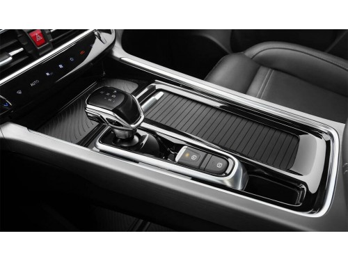 Характеристики автомобиля JAC S7 1.5T DCT Luxury 7 мест (10.2020 - 10.2022): фото, вместимость, скорость, двигатель, топливо, масса, отзывы