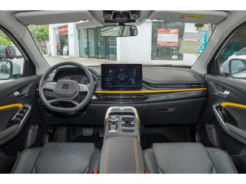 Характеристики автомобиля JAC Sehol X6 1.5 T DCT 2WD Trendy FUN (06.2022 - н.в.): фото, вместимость, скорость, двигатель, топливо, масса, отзывы