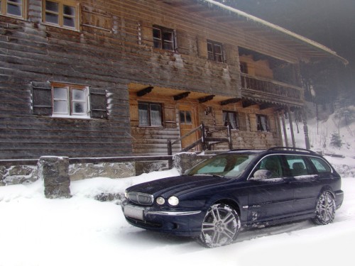 Характеристики автомобиля Jaguar X-Type 2.0 AT (01.2004 - 07.2005): фото, вместимость, скорость, двигатель, топливо, масса, отзывы