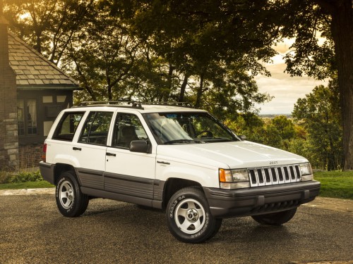 Характеристики автомобиля Jeep Grand Cherokee 4.0 AT 4WD Limited (01.1993 - 08.1995): фото, вместимость, скорость, двигатель, топливо, масса, отзывы