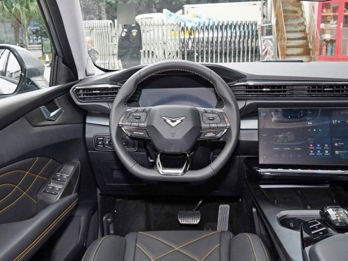 Характеристики автомобиля Kaiyi X7 Kunlun 2.0 DCT 2WD 500 Galaxy (03.2023 - н.в.): фото, вместимость, скорость, двигатель, топливо, масса, отзывы