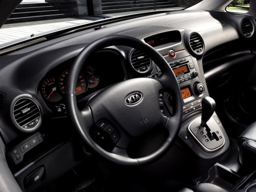 Характеристики автомобиля Kia Carens 1.6 CRDI MT Spirit 7-seats (09.2010 - 03.2013): фото, вместимость, скорость, двигатель, топливо, масса, отзывы