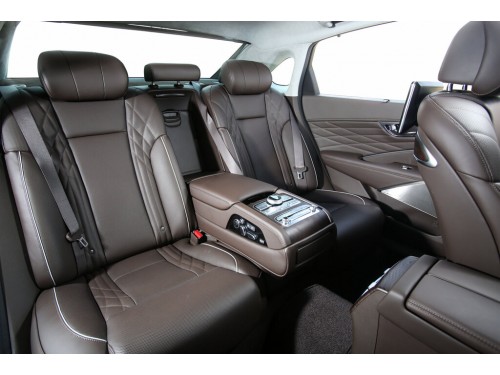 Характеристики автомобиля Kia K9 3.8 GDI AT 2WD Platinum II (04.2018 - 04.2020): фото, вместимость, скорость, двигатель, топливо, масса, отзывы