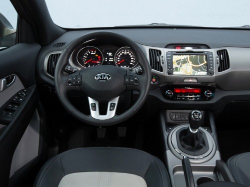 Характеристики автомобиля Kia Sportage 2.0 AT 2WD Classic (05.2015 - 02.2016): фото, вместимость, скорость, двигатель, топливо, масса, отзывы