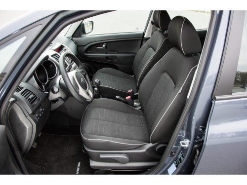 Характеристики автомобиля Kia Venga 1.6 AT Comfort (08.2015 - 05.2017): фото, вместимость, скорость, двигатель, топливо, масса, отзывы