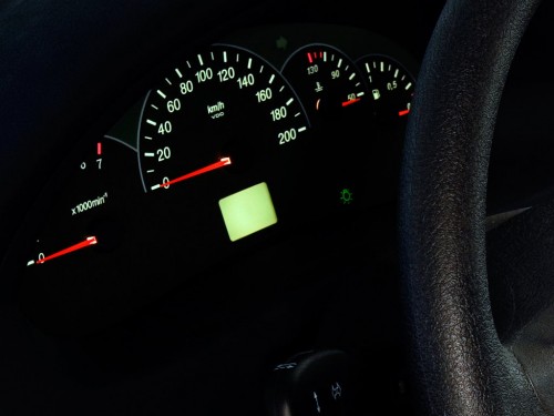 Характеристики автомобиля Лада Приора 1.6 MT Люкс 21703-23-043 (03.2012 - 01.2013): фото, вместимость, скорость, двигатель, топливо, масса, отзывы