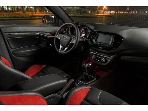 Характеристики автомобиля Лада Веста Спорт 1.8 MT Luxe (12.2018 - 11.2019): фото, вместимость, скорость, двигатель, топливо, масса, отзывы